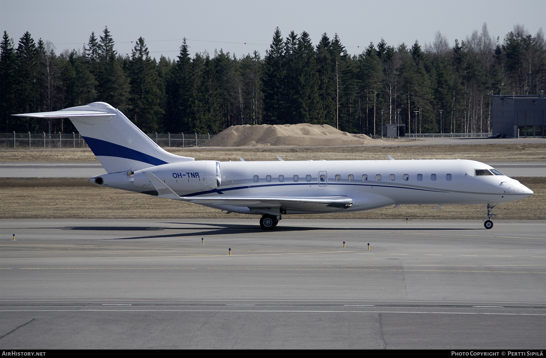 Aircraft Photo of OH-TNR | Bombardier Global Express (BD-700-1A10) | AirHistory.net #314167