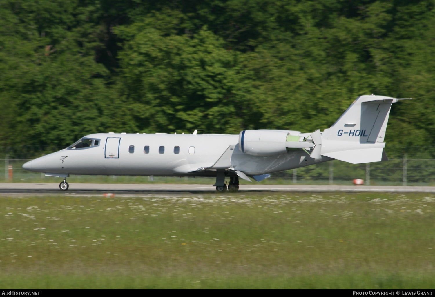 Aircraft Photo of G-HOIL | Learjet 60 | AirHistory.net #314195