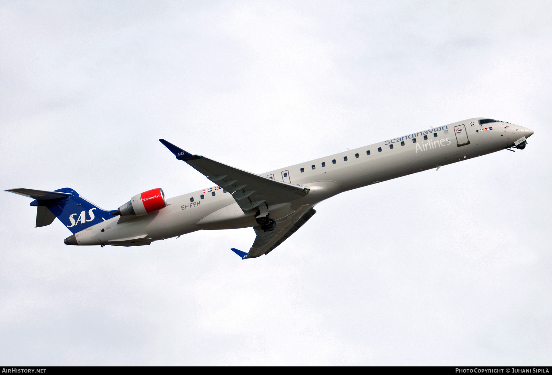 Aircraft Photo of EI-FPH | Bombardier CRJ-900LR (CL-600-2D24) | Scandinavian Airlines - SAS | AirHistory.net #314543