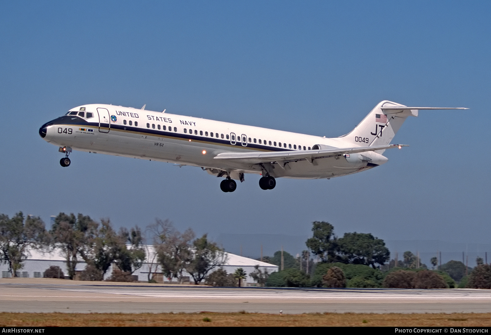 Aircraft Photo of 160049 / 0049 | McDonnell Douglas C-9B Skytrain II (DC-9-32CF) | USA - Navy | AirHistory.net #314570