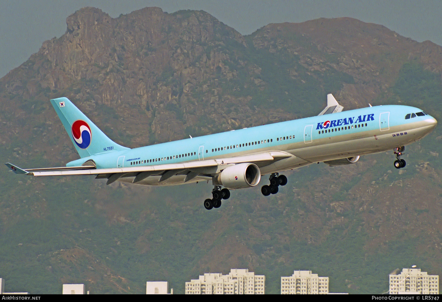 Aircraft Photo of HL7551 | Airbus A330-322 | Korean Air | AirHistory.net #314753