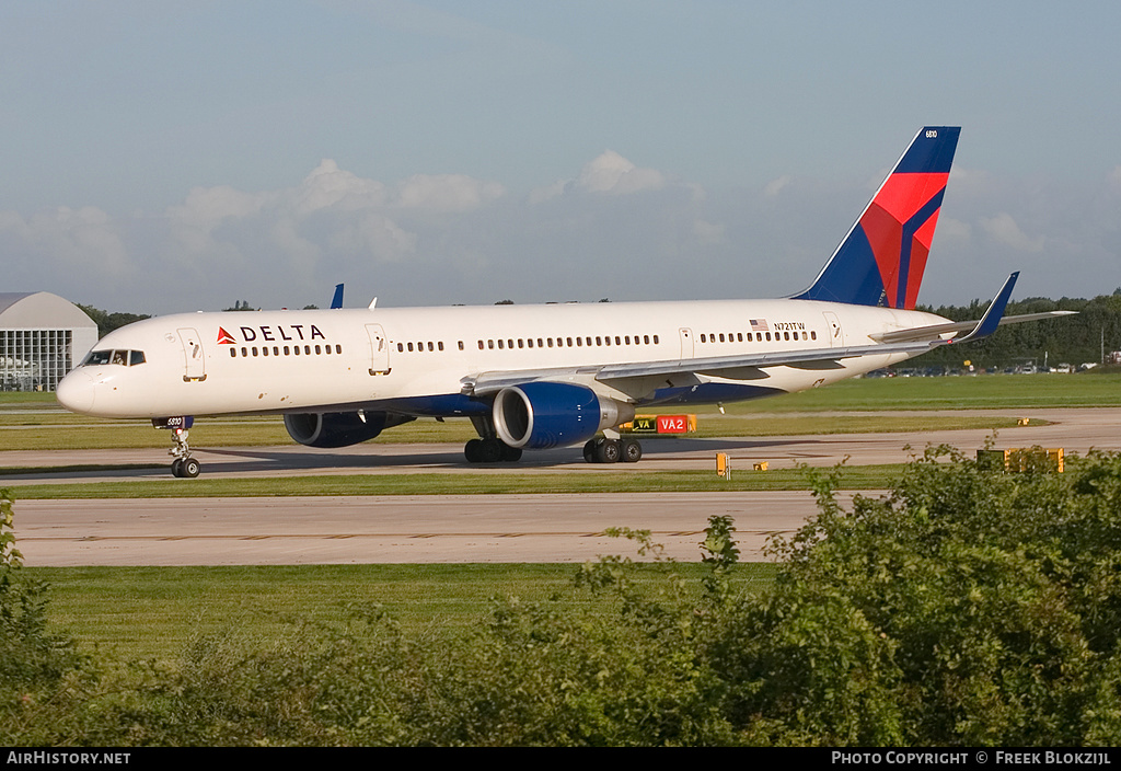 Aircraft Photo of N721TW | Boeing 757-231 | Delta Air Lines | AirHistory.net #314805