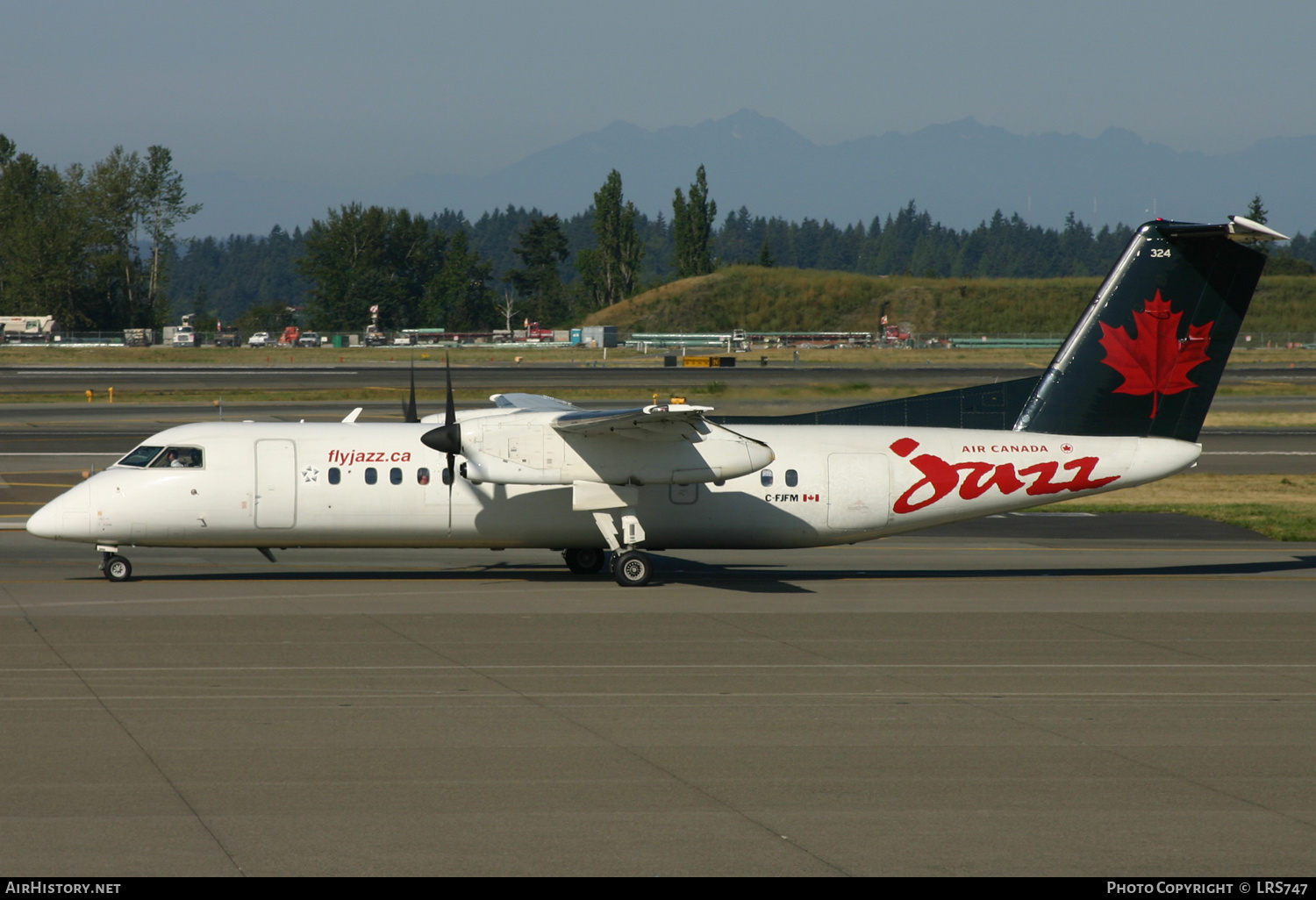 C-FACV (JAZZ), C-FACV - deHavilland Canada DHC-8-311 Dash 8…