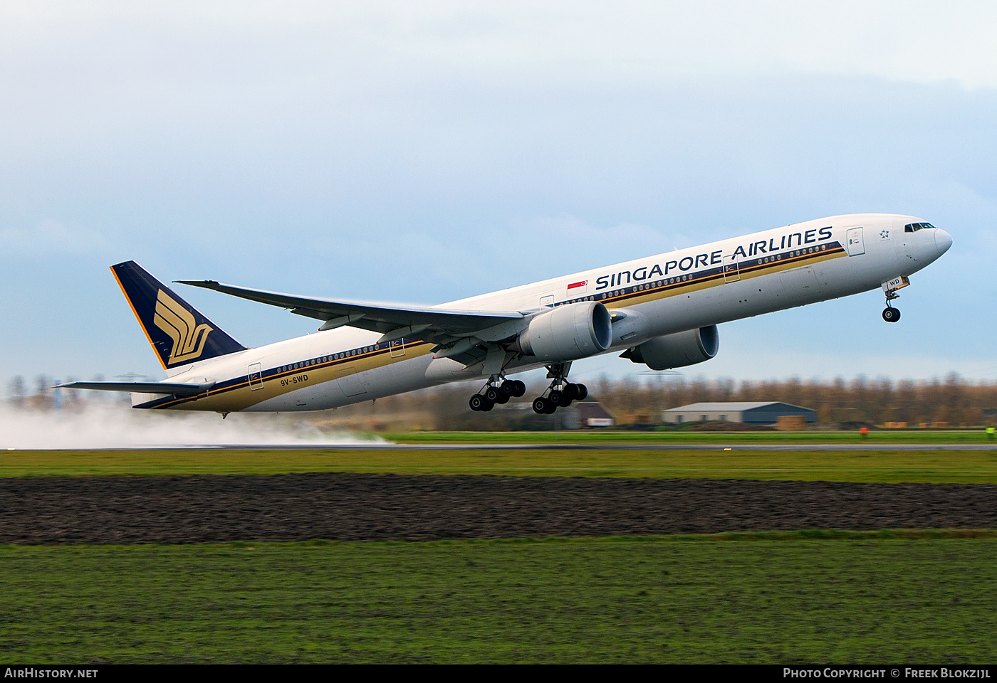 Aircraft Photo of 9V-SWD | Boeing 777-312/ER | Singapore Airlines | AirHistory.net #314851