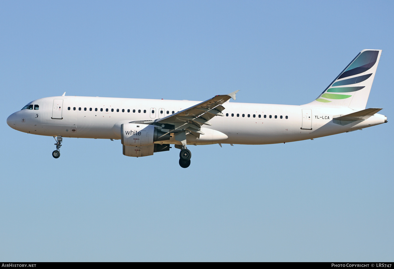 Aircraft Photo of YL-LCA | Airbus A320-211 | White Airways | AirHistory.net #314878