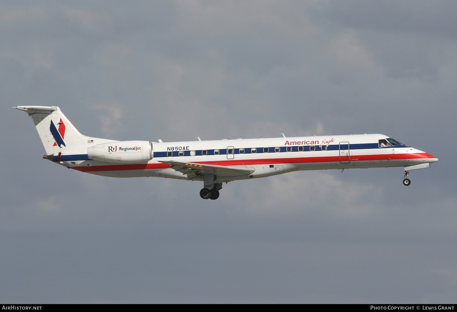 Aircraft Photo of N850AE | Embraer ERJ-140LR (EMB-135KL) | American Eagle | AirHistory.net #314892