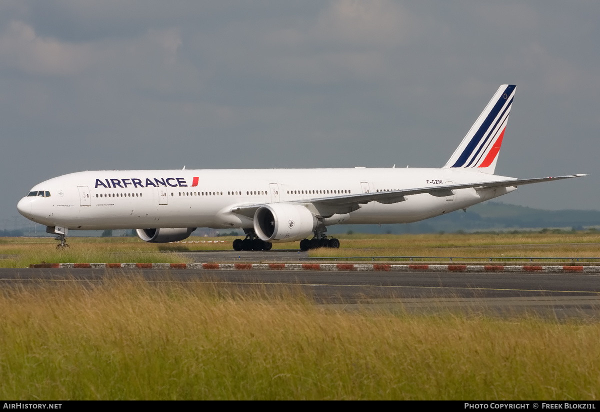 Aircraft Photo of F-GZNI | Boeing 777-328/ER | Air France | AirHistory.net #315142