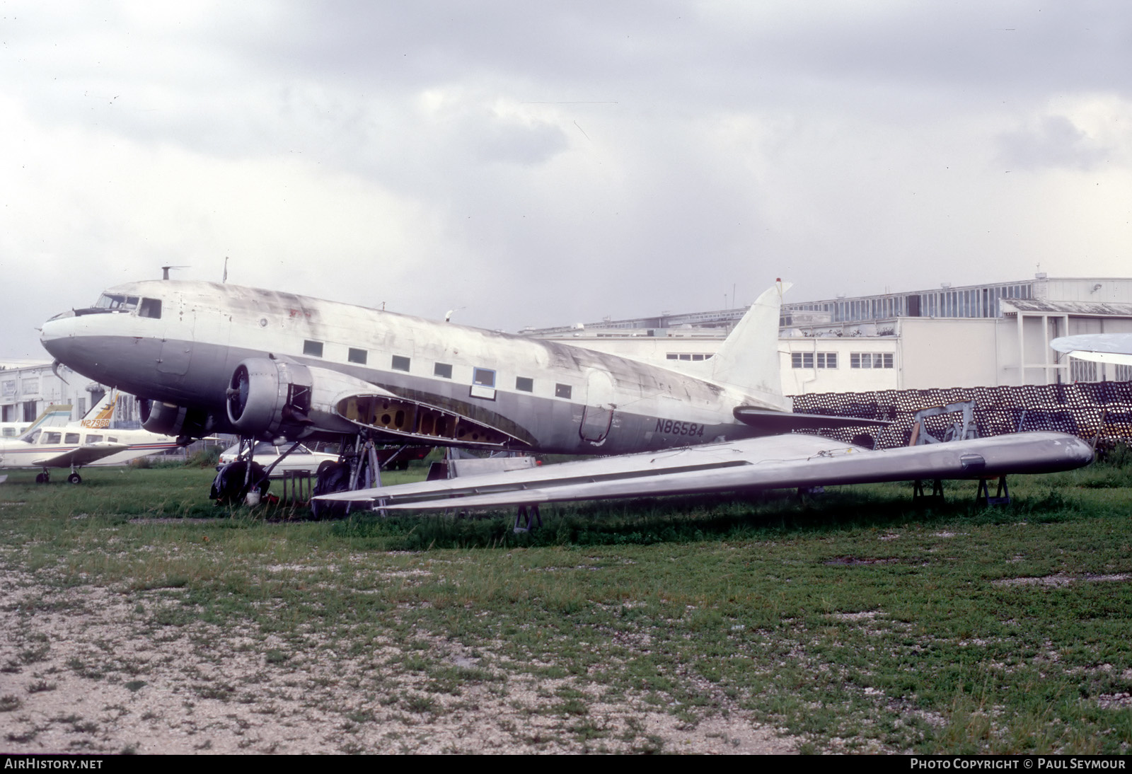 Aircraft Photo of N86584 | Douglas DC-3-G202A | AirHistory.net #315211