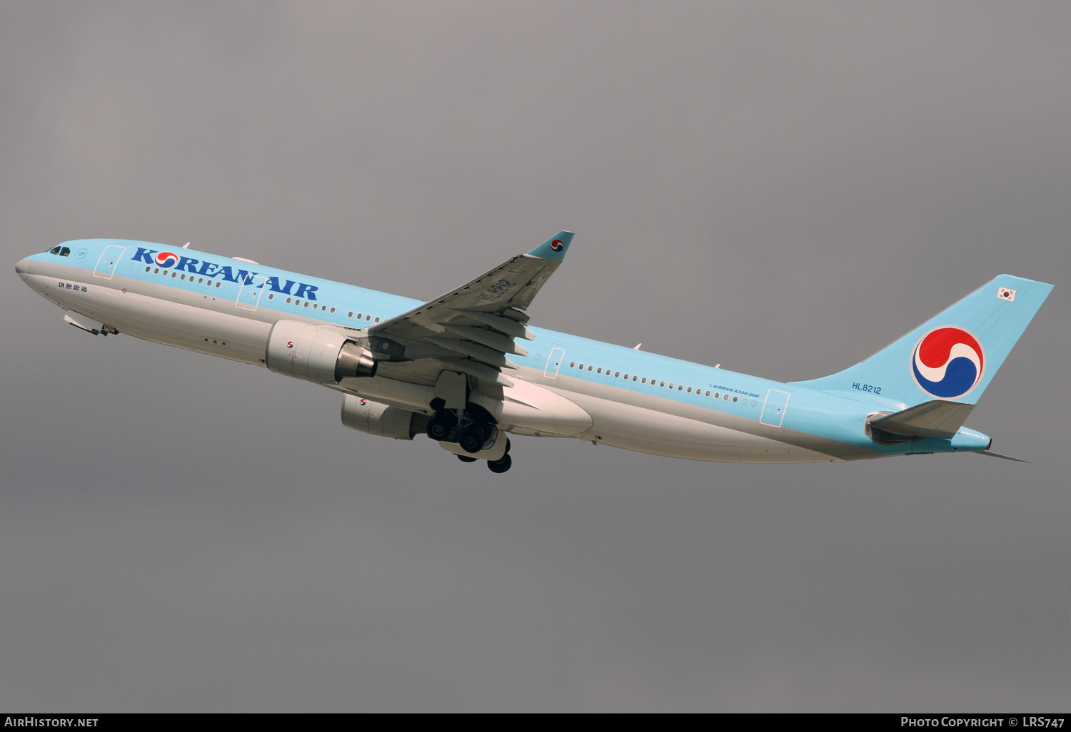 Aircraft Photo of HL8212 | Airbus A330-223 | Korean Air | AirHistory.net #315278