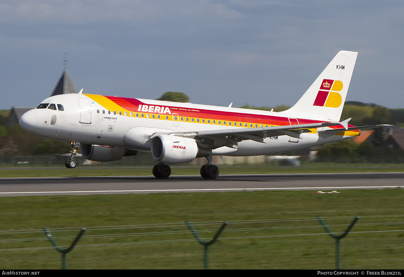 Aircraft Photo of EC-KHM | Airbus A319-111 | Iberia | AirHistory.net #315297