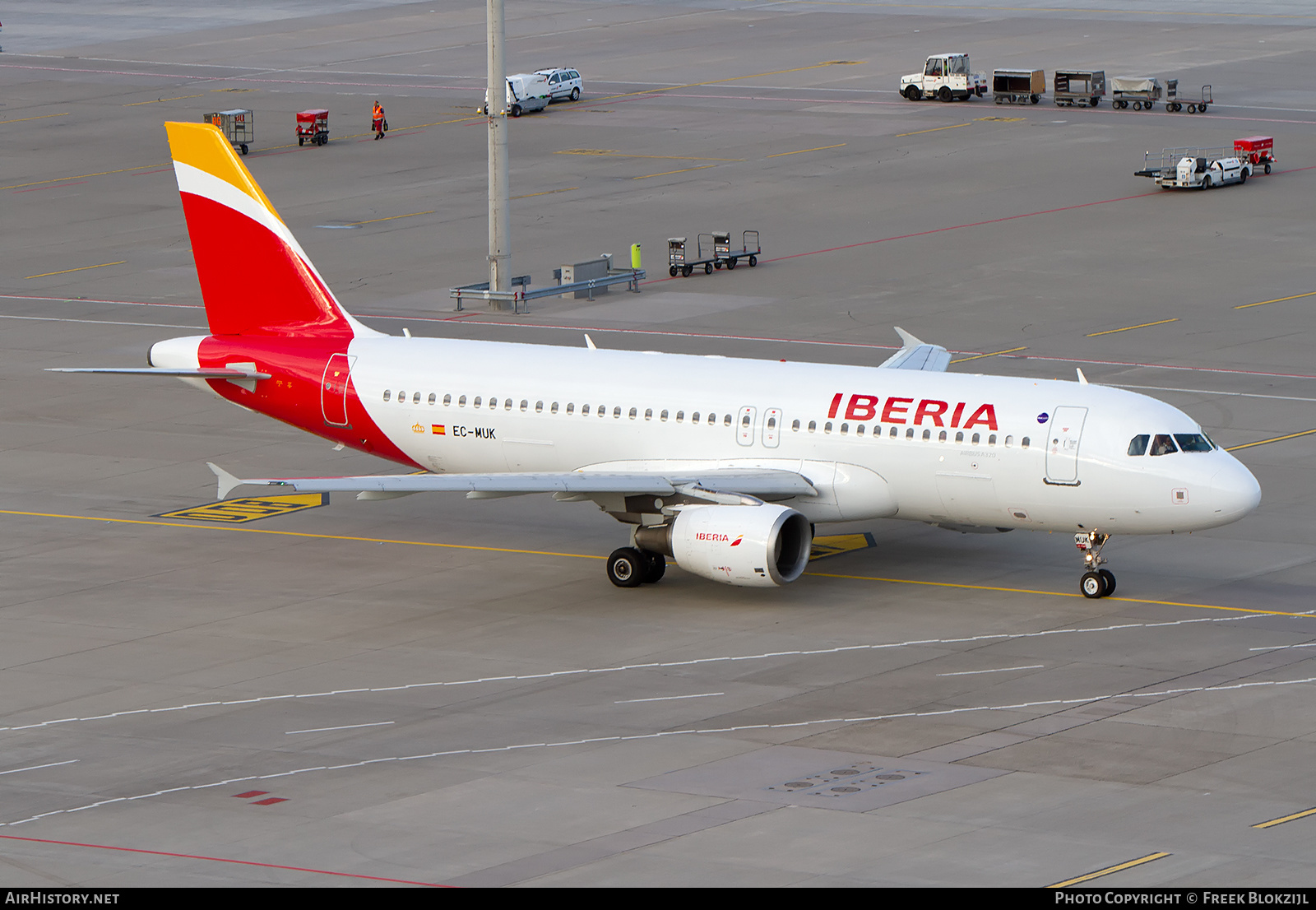 Aircraft Photo of EC-MUK | Airbus A320-214 | Iberia | AirHistory.net #315299