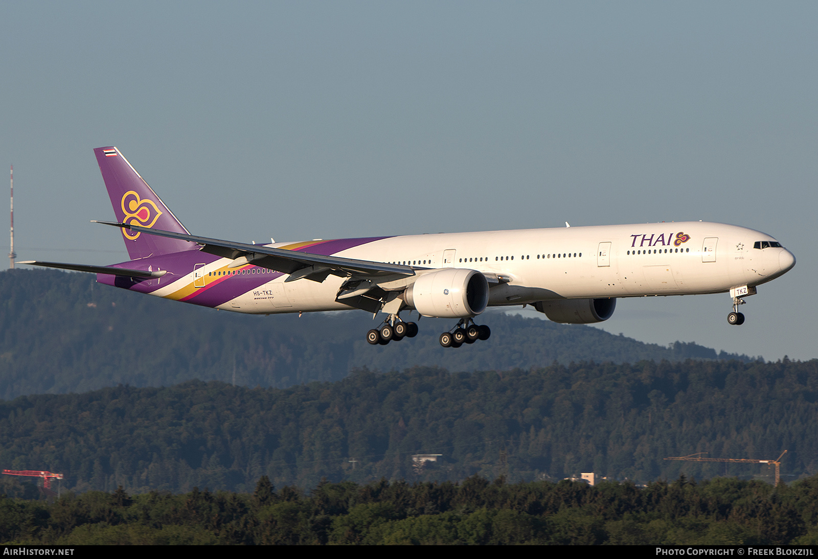Aircraft Photo of HS-TKZ | Boeing 777-3D7/ER | Thai Airways International | AirHistory.net #315303