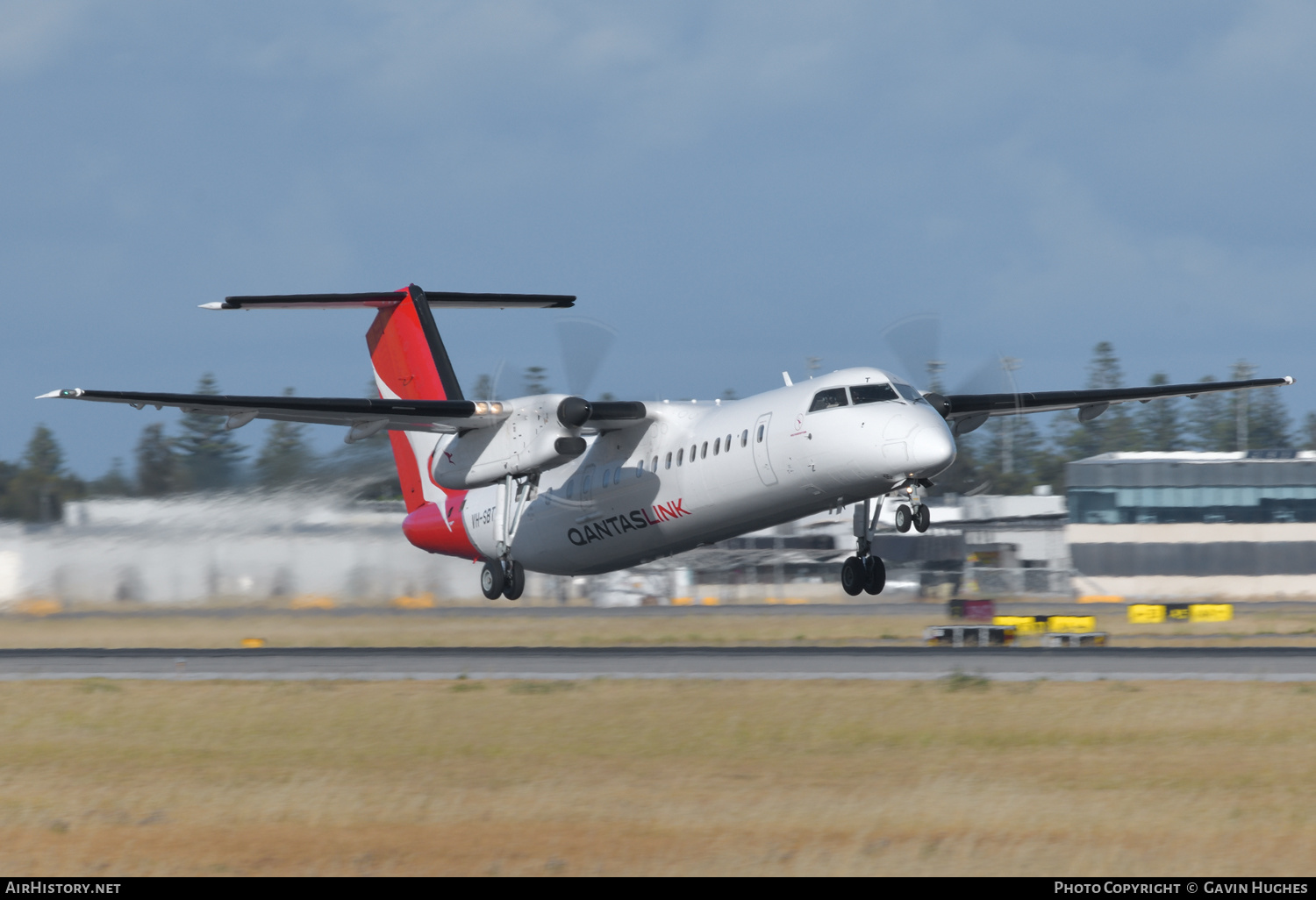 Aircraft Photo of VH-SBT | Bombardier DHC-8-315Q Dash 8 | QantasLink | AirHistory.net #315501