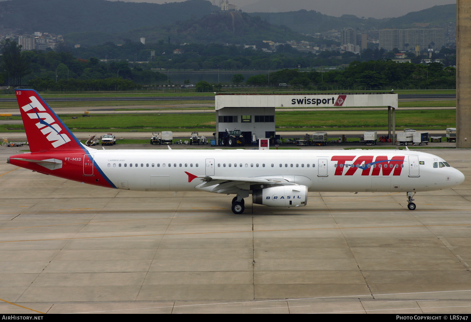 Aircraft Photo of PT-MXD | Airbus A321-231 | TAM Linhas Aéreas | AirHistory.net #315667