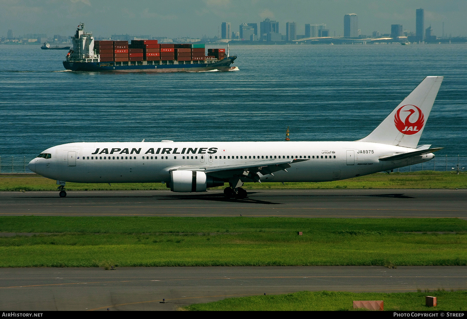 Aircraft Photo of JA8975 | Boeing 767-346 | Japan Airlines - JAL | AirHistory.net #315671
