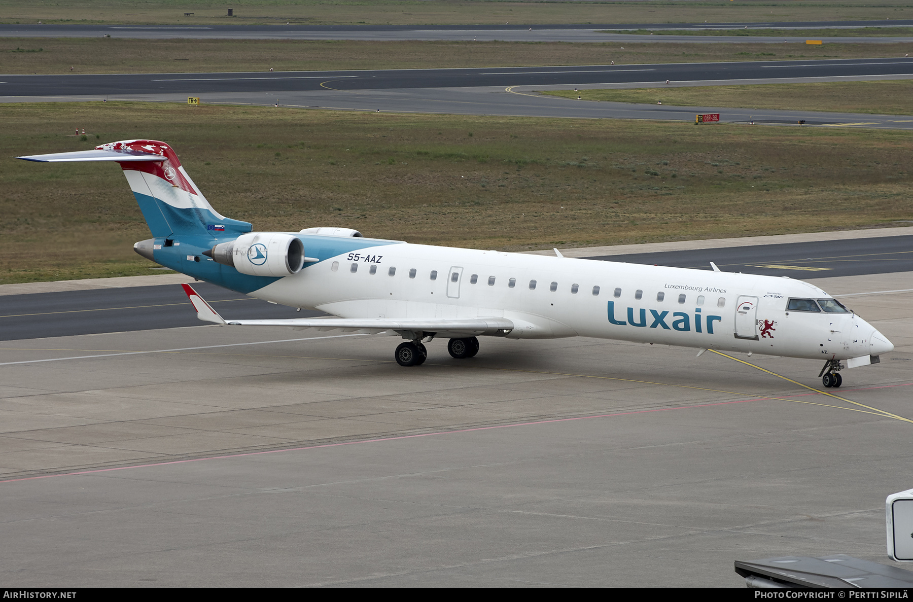 Aircraft Photo of S5-AAZ | Bombardier CRJ-701ER (CL-600-2C10) | Luxair | AirHistory.net #315978