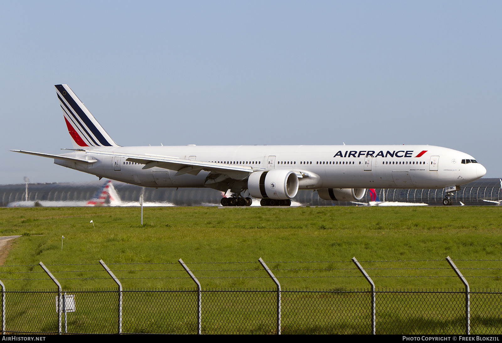 Aircraft Photo of F-GZNL | Boeing 777-328/ER | Air France | AirHistory.net #316120