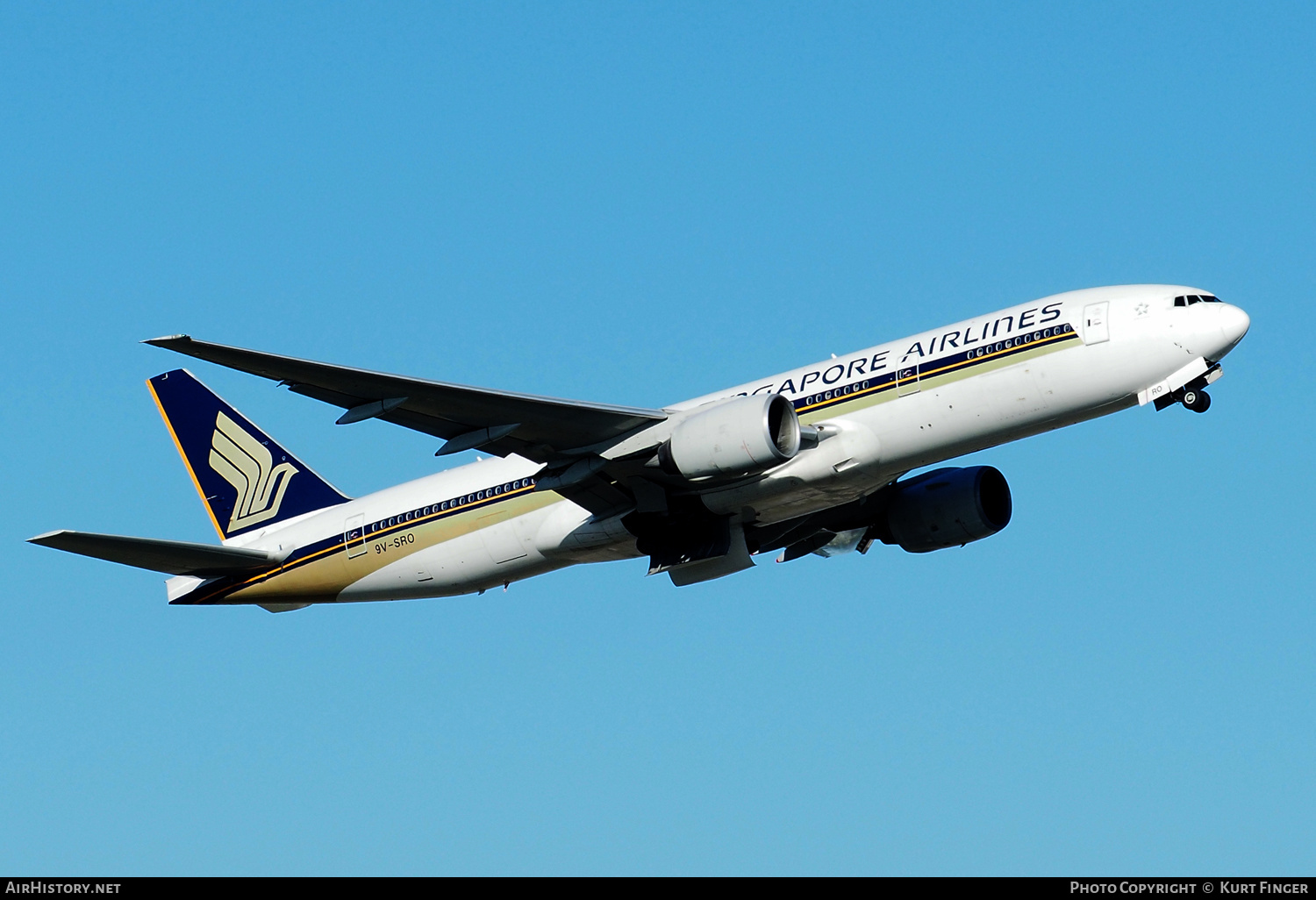 Aircraft Photo of 9V-SRO | Boeing 777-212/ER | Singapore Airlines | AirHistory.net #316215
