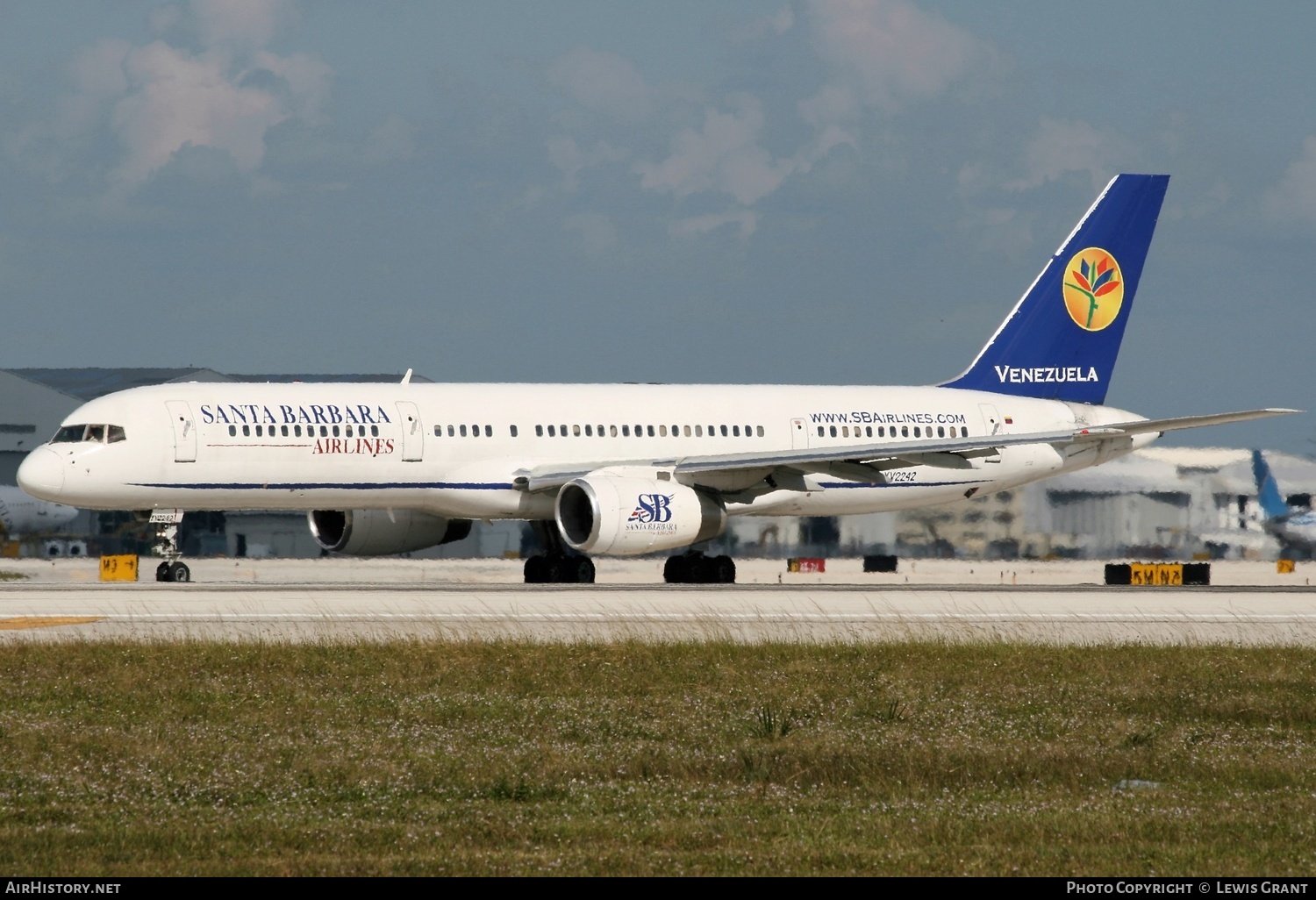 Aircraft Photo of YV2242 | Boeing 757-236 | Santa Bárbara Airlines | AirHistory.net #316275