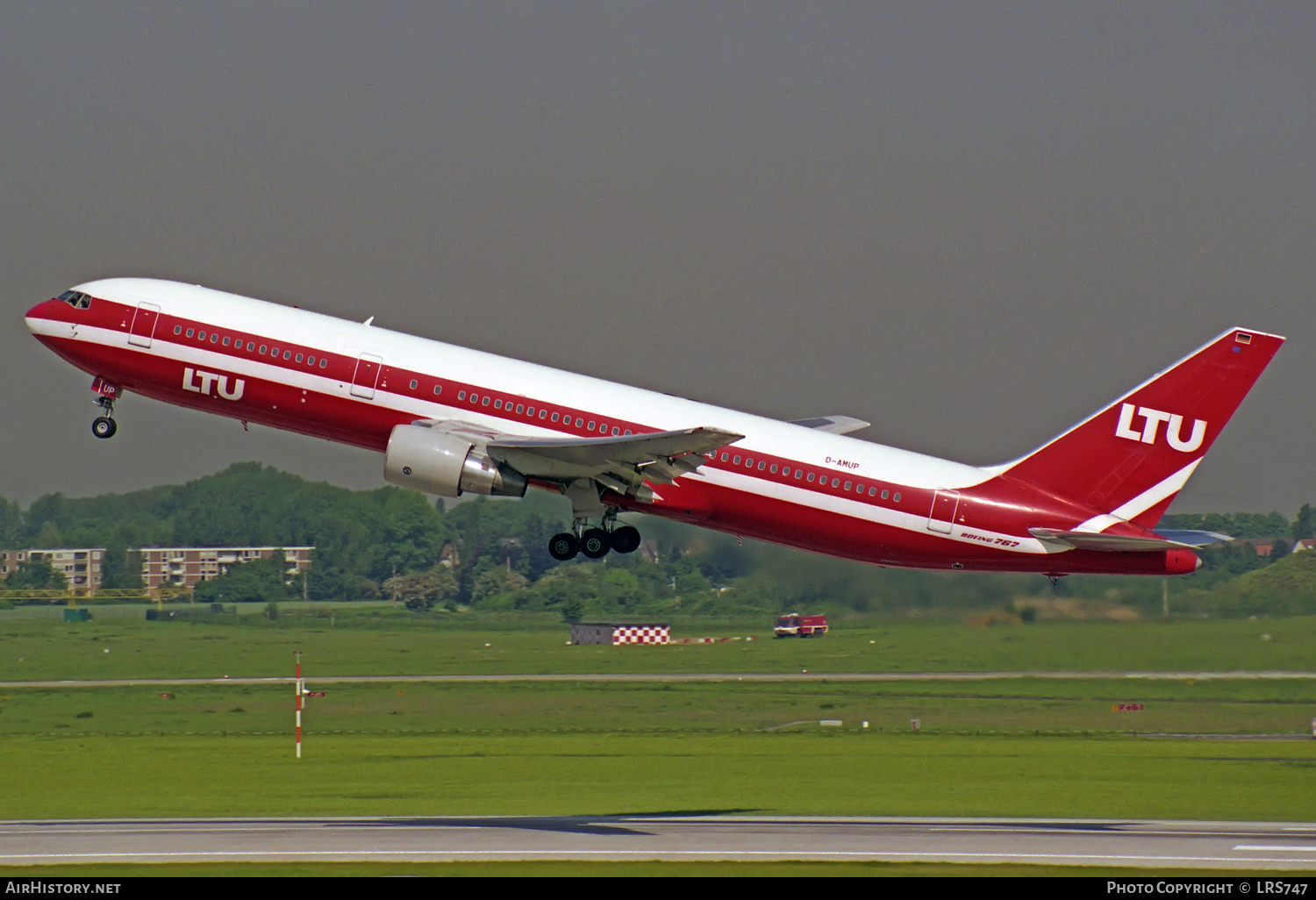 Aircraft Photo of D-AMUP | Boeing 767-33A/ER | LTU - Lufttransport-Unternehmen | AirHistory.net #316305