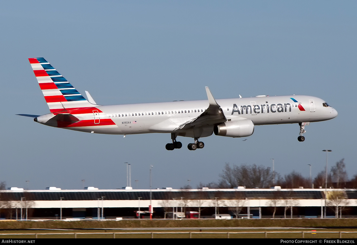Aircraft Photo of N190AA | Boeing 757-223 | American Airlines | AirHistory.net #316416