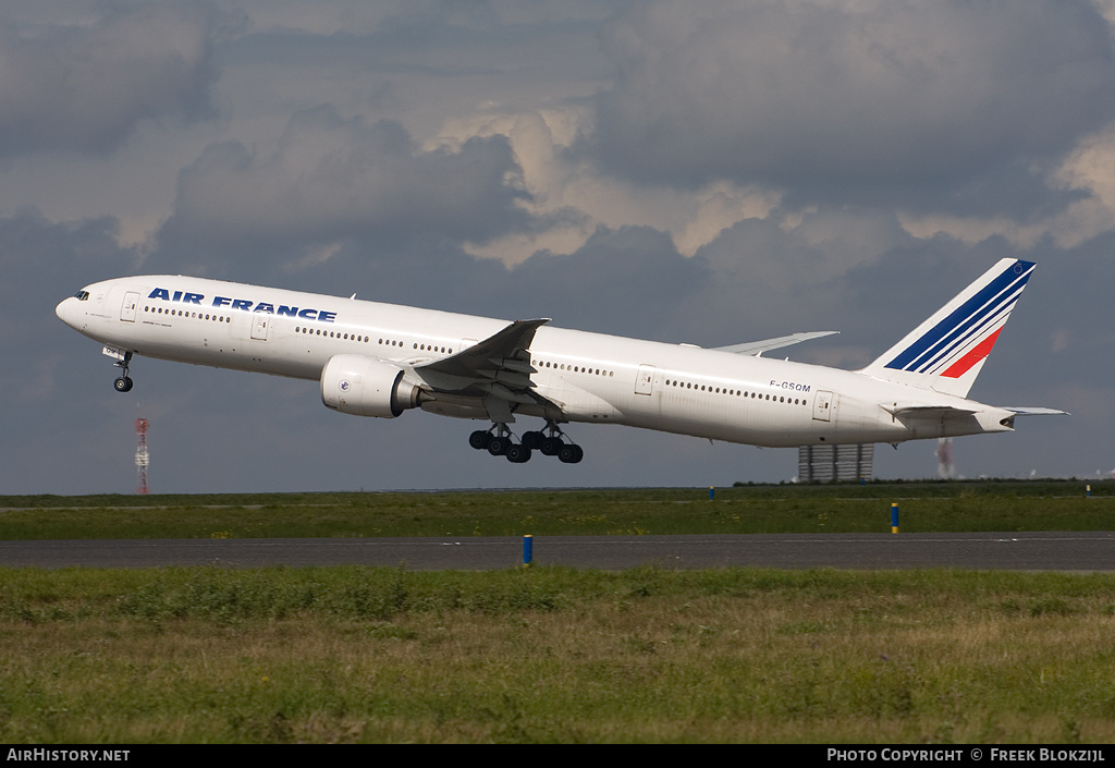 Aircraft Photo of F-GSQM | Boeing 777-328/ER | Air France | AirHistory.net #316606