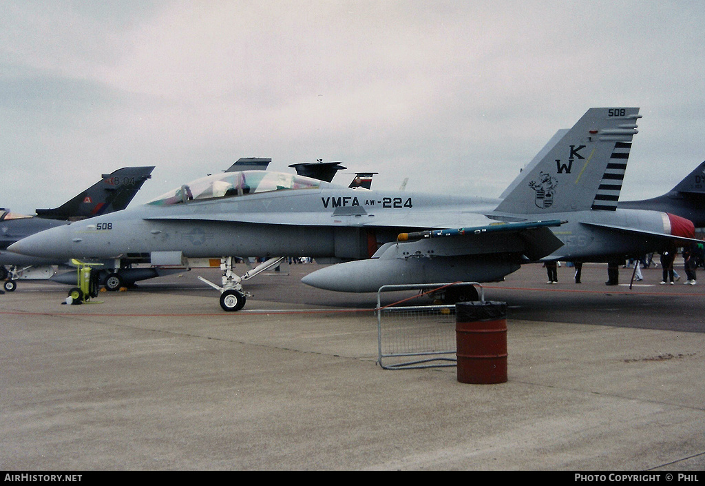 Aircraft Photo of 164880 | McDonnell Douglas F/A-18D Hornet | USA - Marines | AirHistory.net #316641