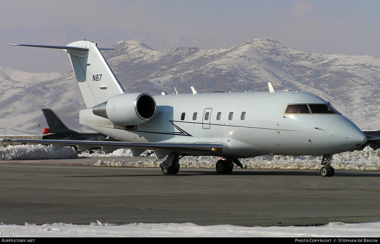 Aircraft Photo of N87 | Canadair Challenger 601-3R (CL-600-2B16) | FAA - Federal Aviation Administration | AirHistory.net #316664