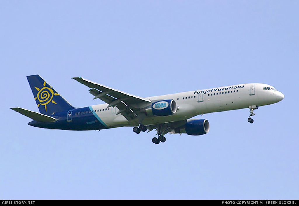 Aircraft Photo of N952PG | Boeing 757-236 | Funjet Vacations | AirHistory.net #316670