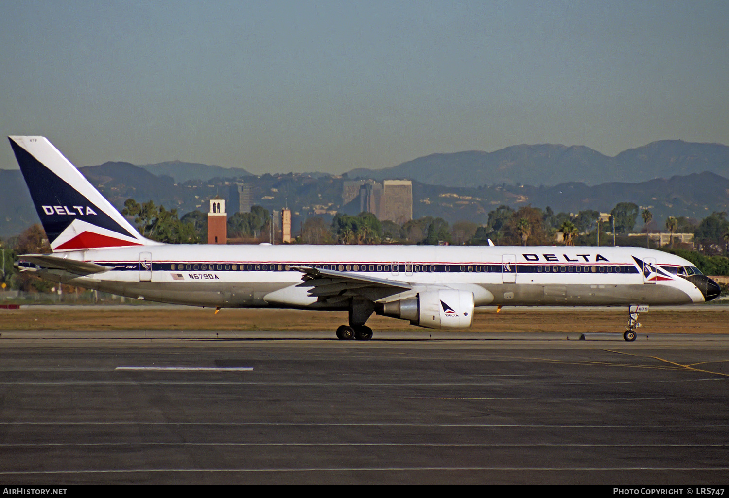 Aircraft Photo of N679DA | Boeing 757-232 | Delta Air Lines | AirHistory.net #316701