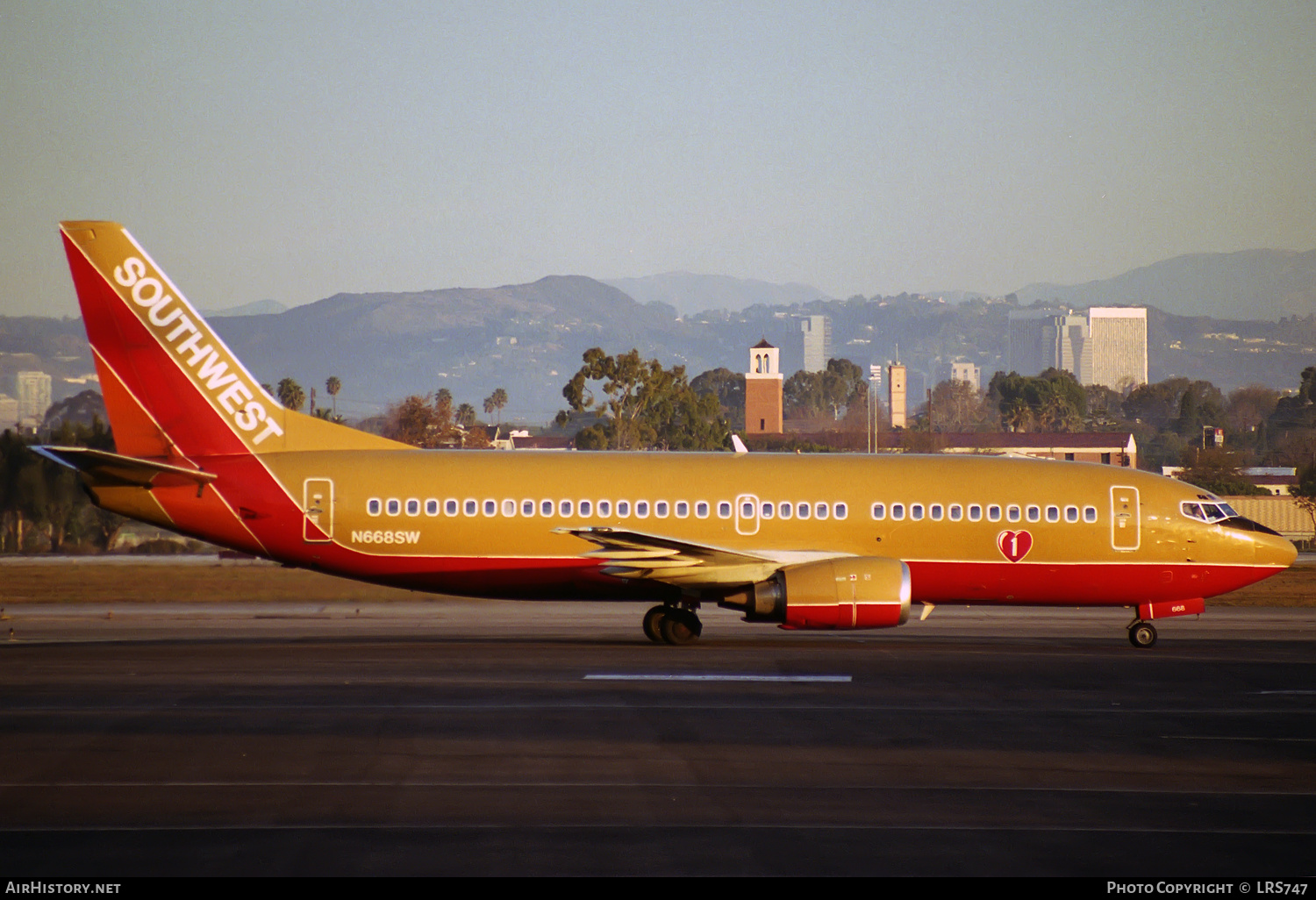 Aircraft Photo of N668SW | Boeing 737-3T5 | Southwest Airlines | AirHistory.net #316707