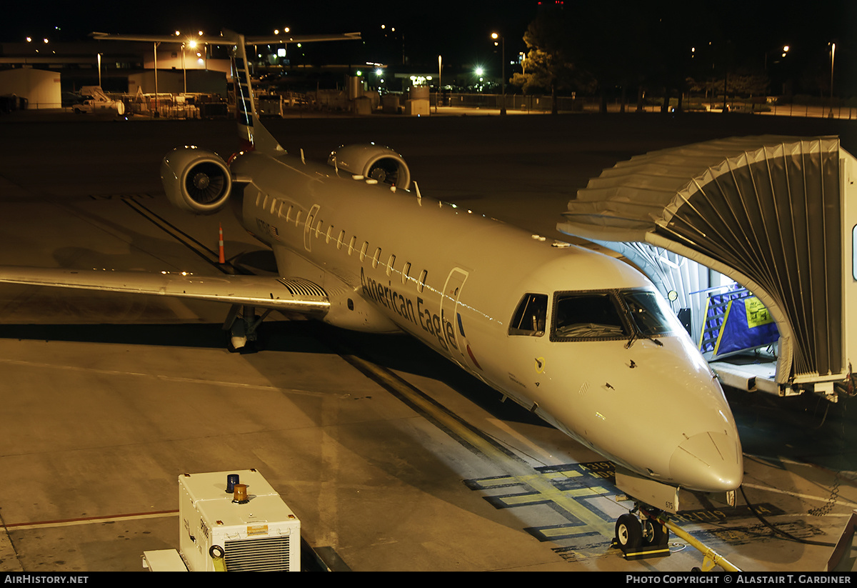 Aircraft Photo of N675AE | Embraer ERJ-145LR (EMB-145LR) | American Eagle | AirHistory.net #317283