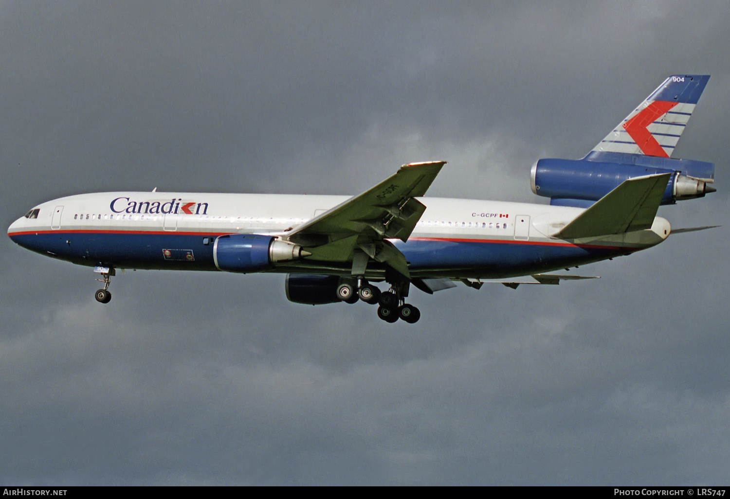 Aircraft Photo of C-GCPF | McDonnell Douglas DC-10-30(ER) | Canadian Airlines | AirHistory.net #317334