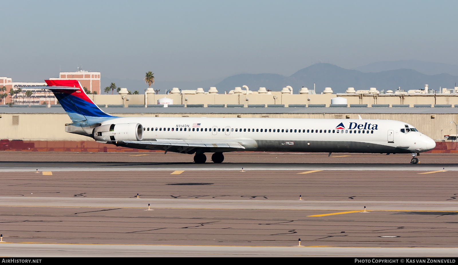 Aircraft Photo of N914DN | McDonnell Douglas MD-90-30 | Delta Air Lines | AirHistory.net #317513