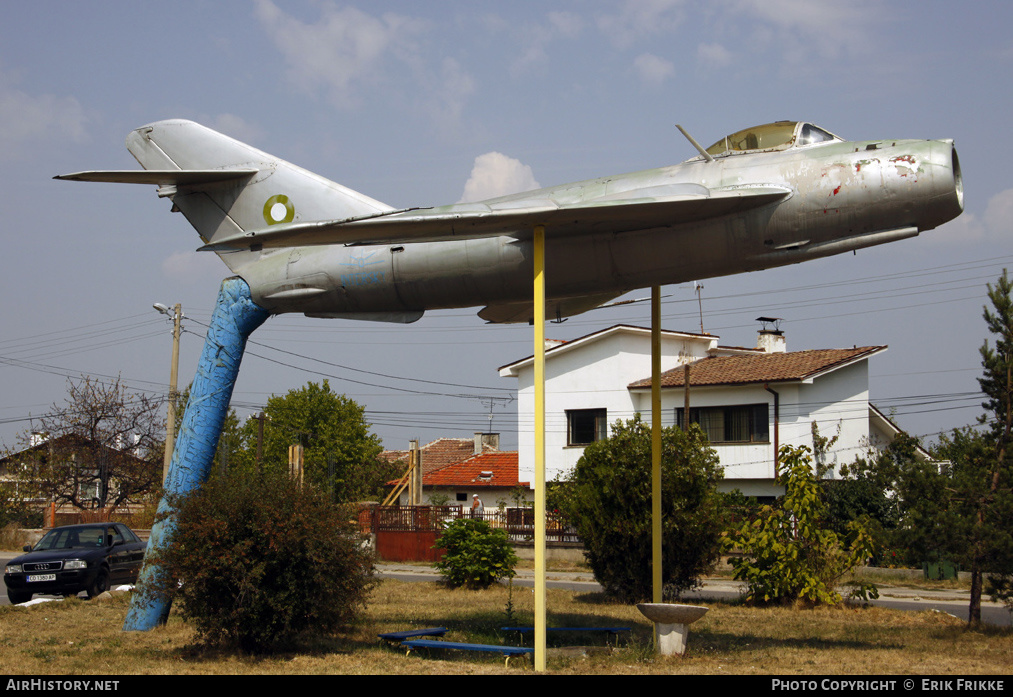 Aircraft Photo of 136 | Mikoyan-Gurevich MiG-17F | Bulgaria - Air Force | AirHistory.net #317545