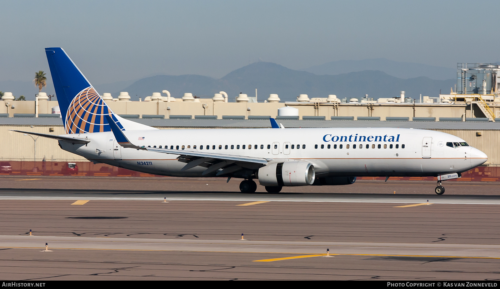 Aircraft Photo of N24211 | Boeing 737-824 | Continental Airlines | AirHistory.net #317746