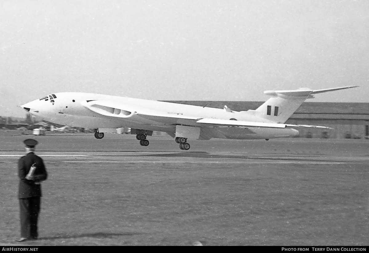 Aircraft Photo of XH669 | Handley Page HP-80 Victor B2 | UK - Air Force | AirHistory.net #317768