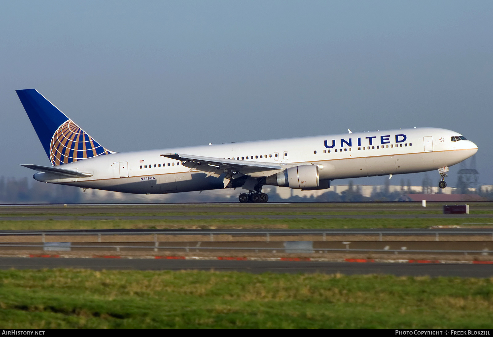 Aircraft Photo of N649UA | Boeing 767-322/ER | United Airlines | AirHistory.net #317787