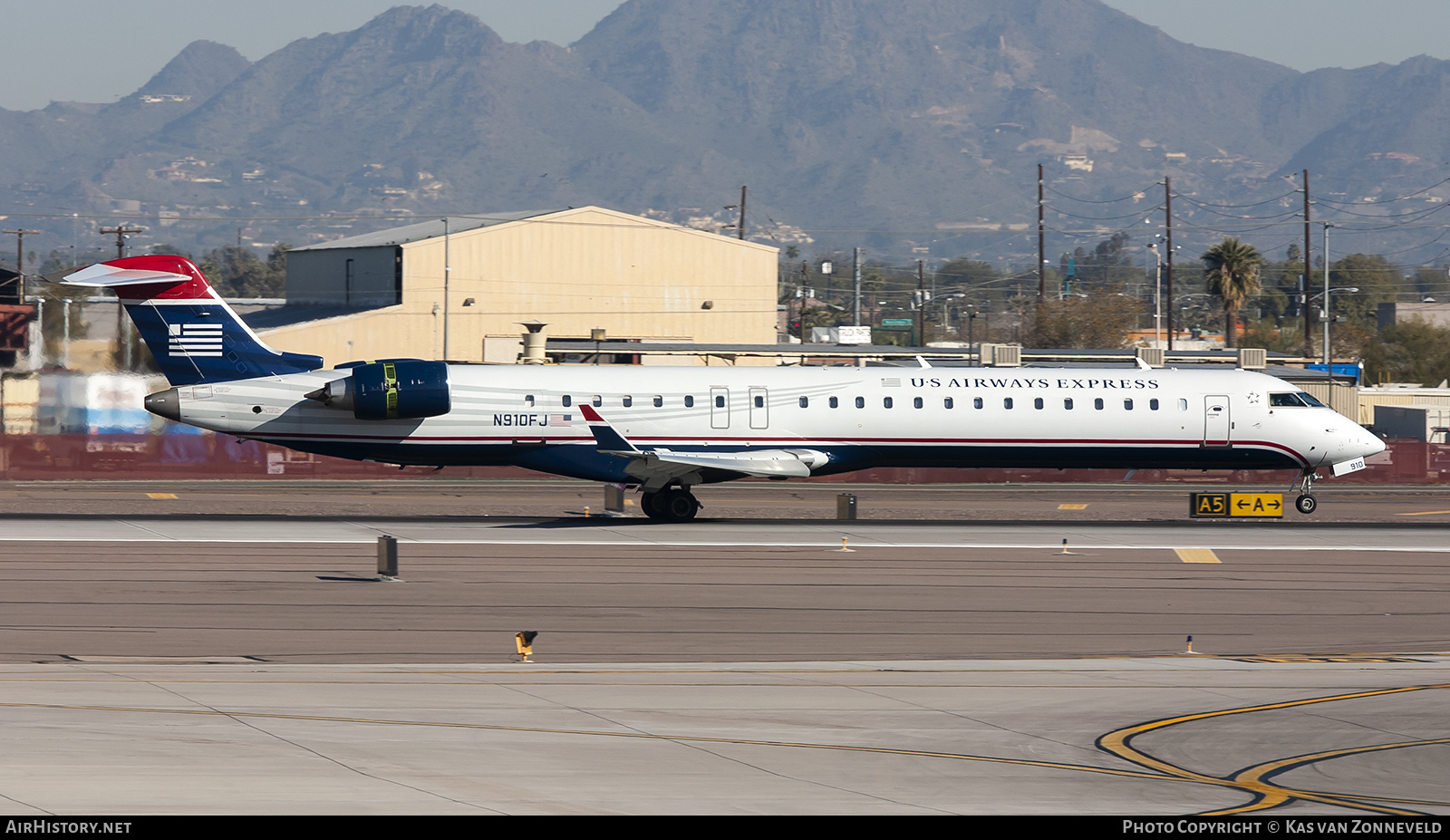 Aircraft Photo of N910FJ | Bombardier CRJ-900ER (CL-600-2D24) | US Airways Express | AirHistory.net #317801