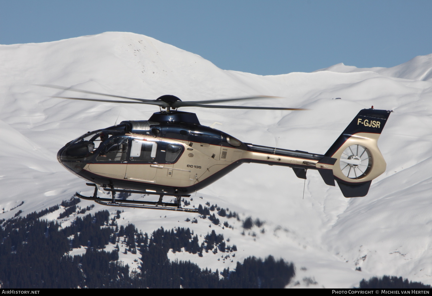 Aircraft Photo of F-GJSR | Eurocopter EC-135T-2 | AirHistory.net #317813