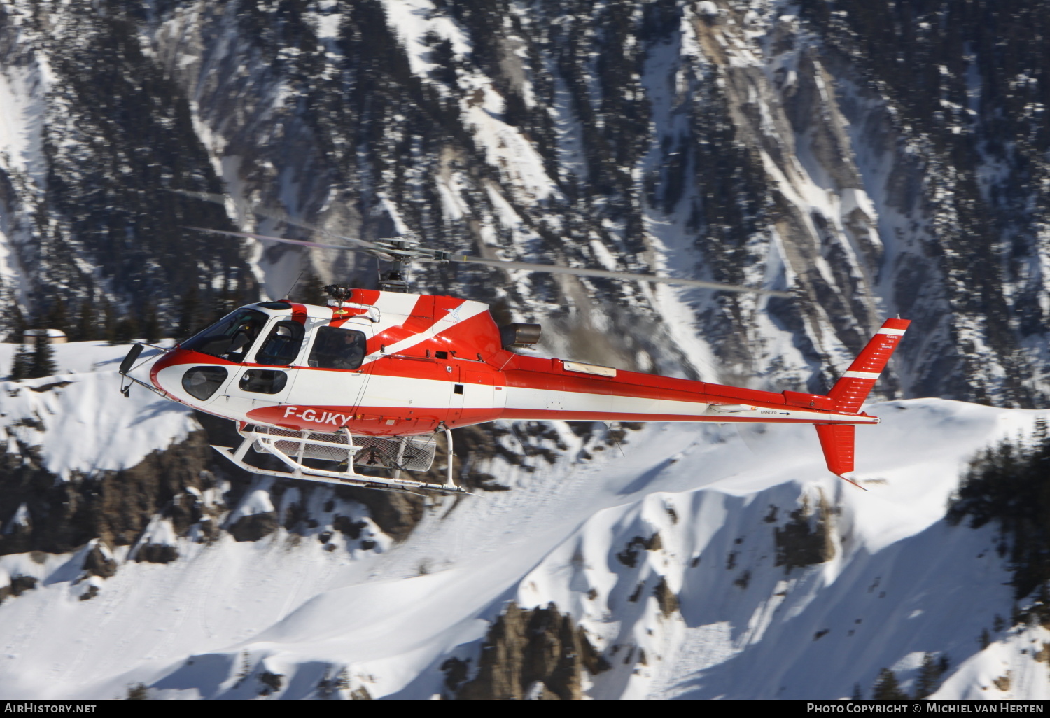 Aircraft Photo of F-GJKY | Eurocopter AS-350B-3 Ecureuil | Groupe SAF | AirHistory.net #317820