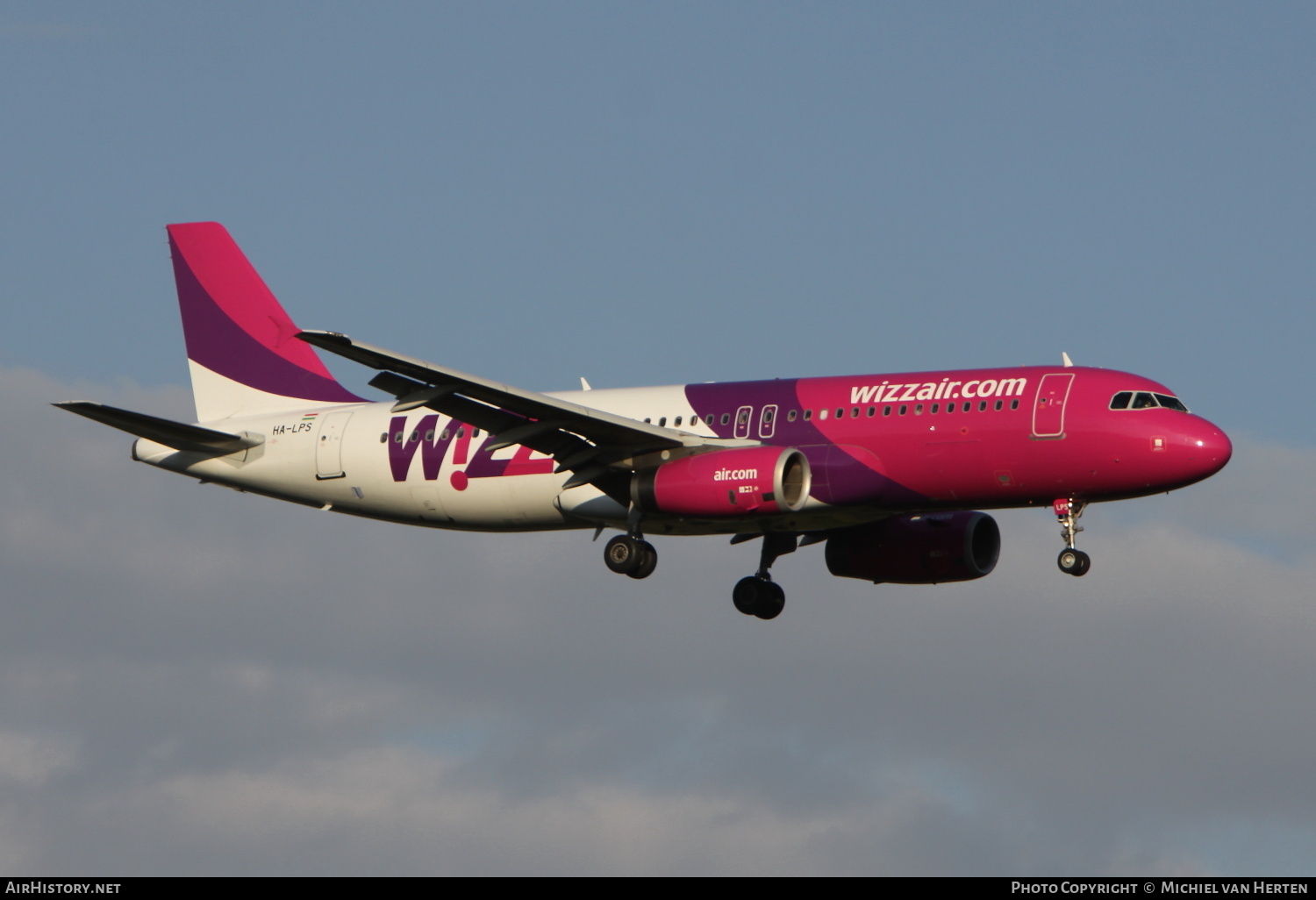 Aircraft Photo of HA-LPS | Airbus A320-232 | Wizz Air | AirHistory.net #317872