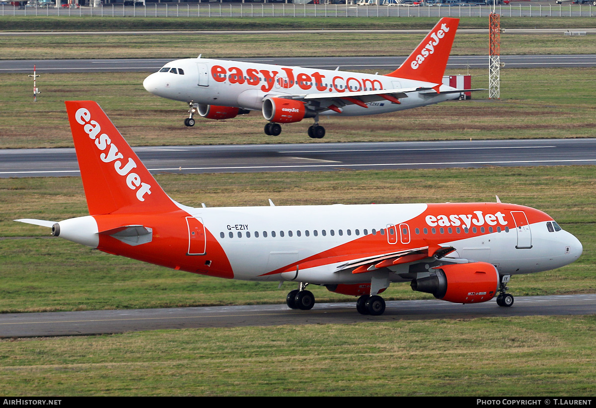 Aircraft Photo of G-EZIY | Airbus A319-111 | EasyJet | AirHistory.net #317954