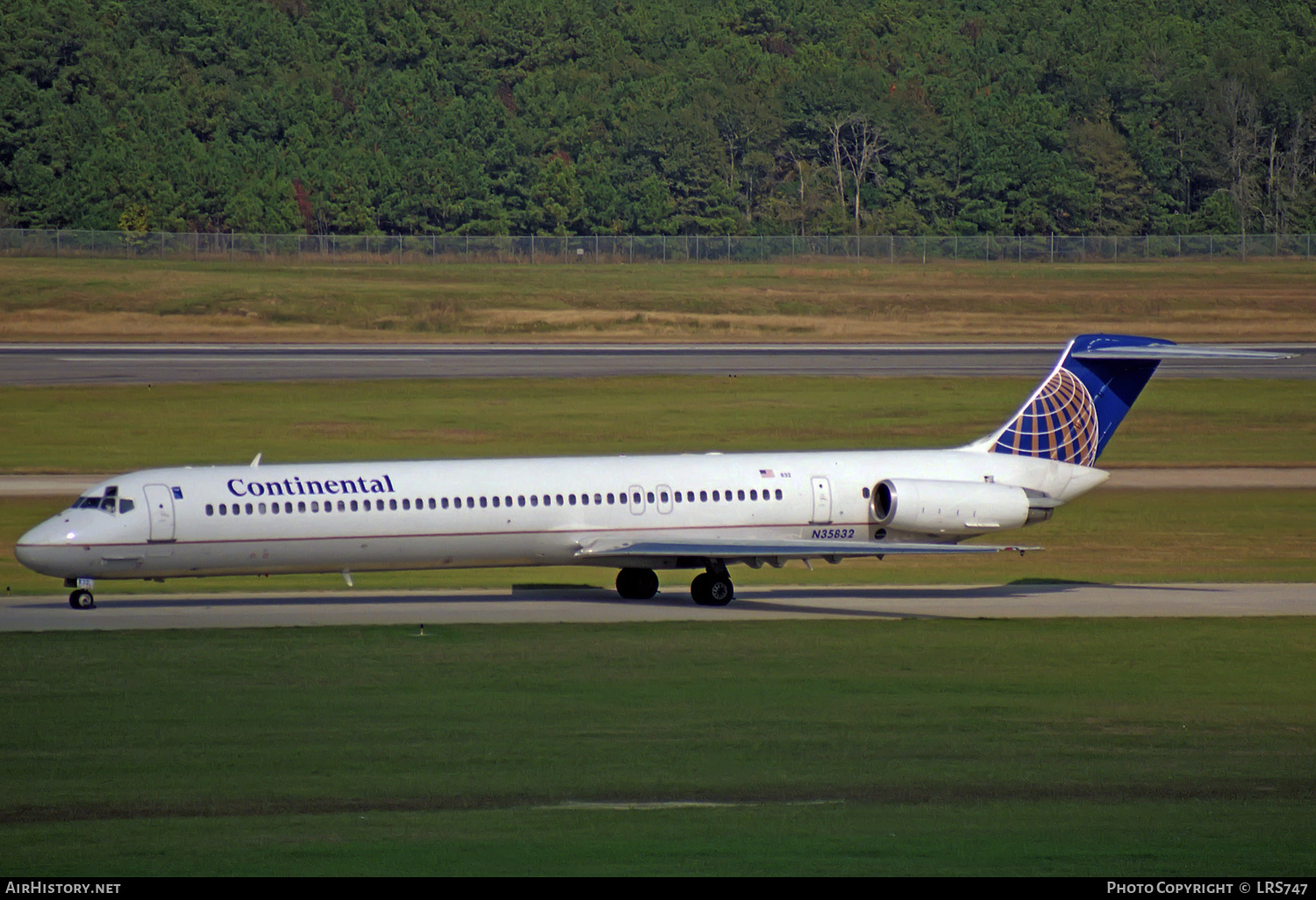 Aircraft Photo of N35832 | McDonnell Douglas MD-82 (DC-9-82) | Continental Airlines | AirHistory.net #317996