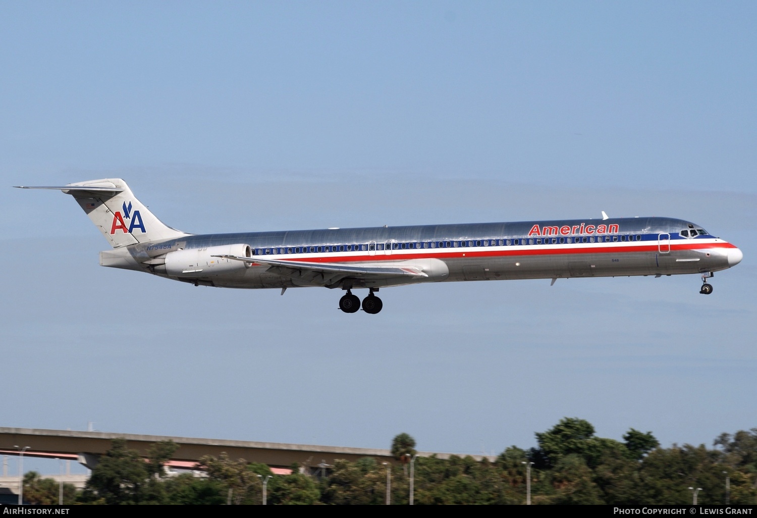 Aircraft Photo of N7548A | McDonnell Douglas MD-82 (DC-9-82) | American Airlines | AirHistory.net #318001