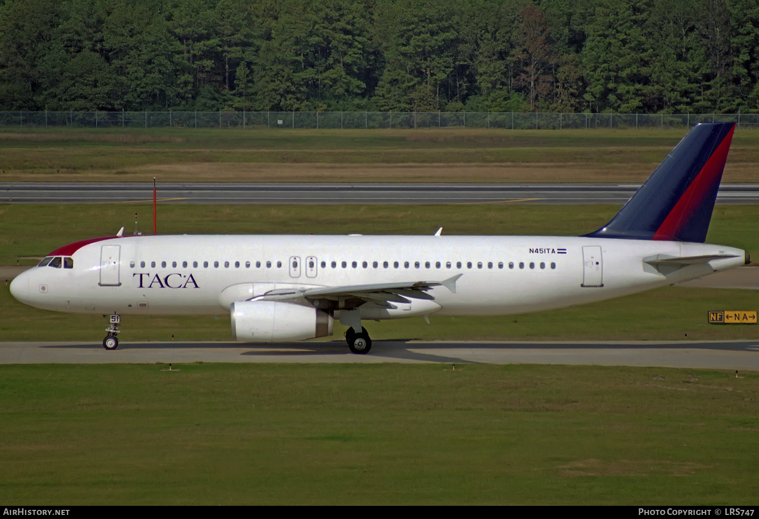 Aircraft Photo of N451TA | Airbus A320-233 | TACA - Transportes Aéreos Centro Americanos | AirHistory.net #318003