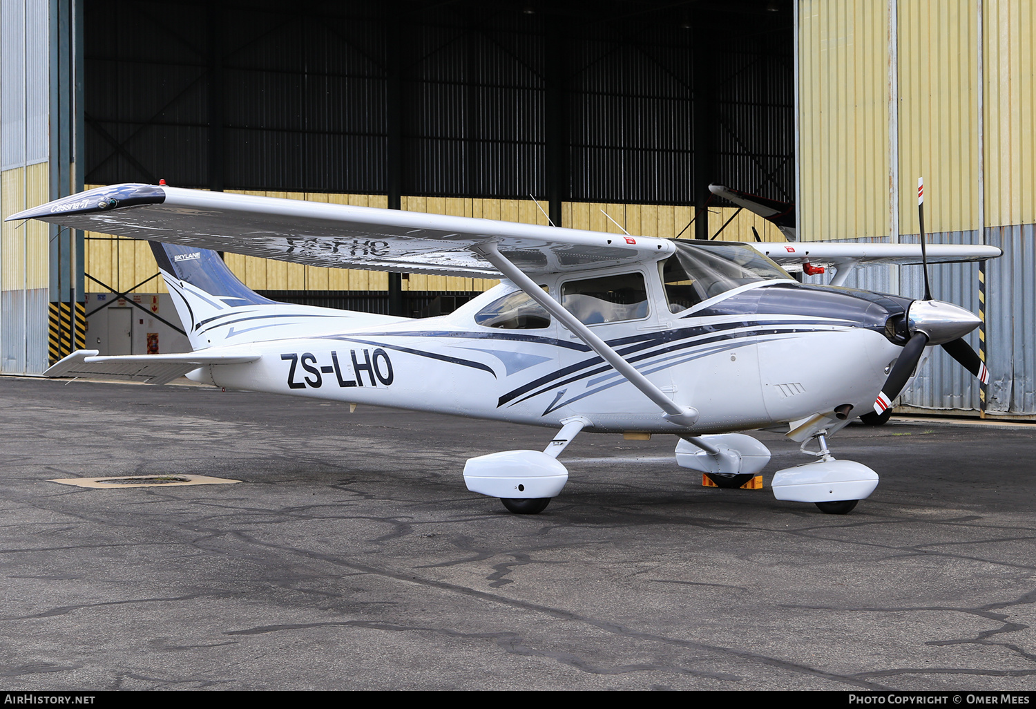 Aircraft Photo of ZS-LHO | Cessna 182R Skylane | AirHistory.net #318042