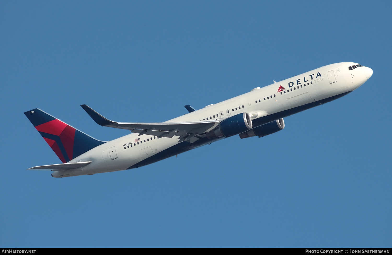 Aircraft Photo of N176DZ | Boeing 767-332/ER | Delta Air Lines | AirHistory.net #318070