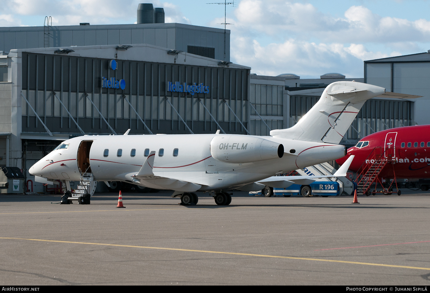 Aircraft Photo of OH-FLM | Bombardier Challenger 300 (BD-100-1A10) | AirHistory.net #318114