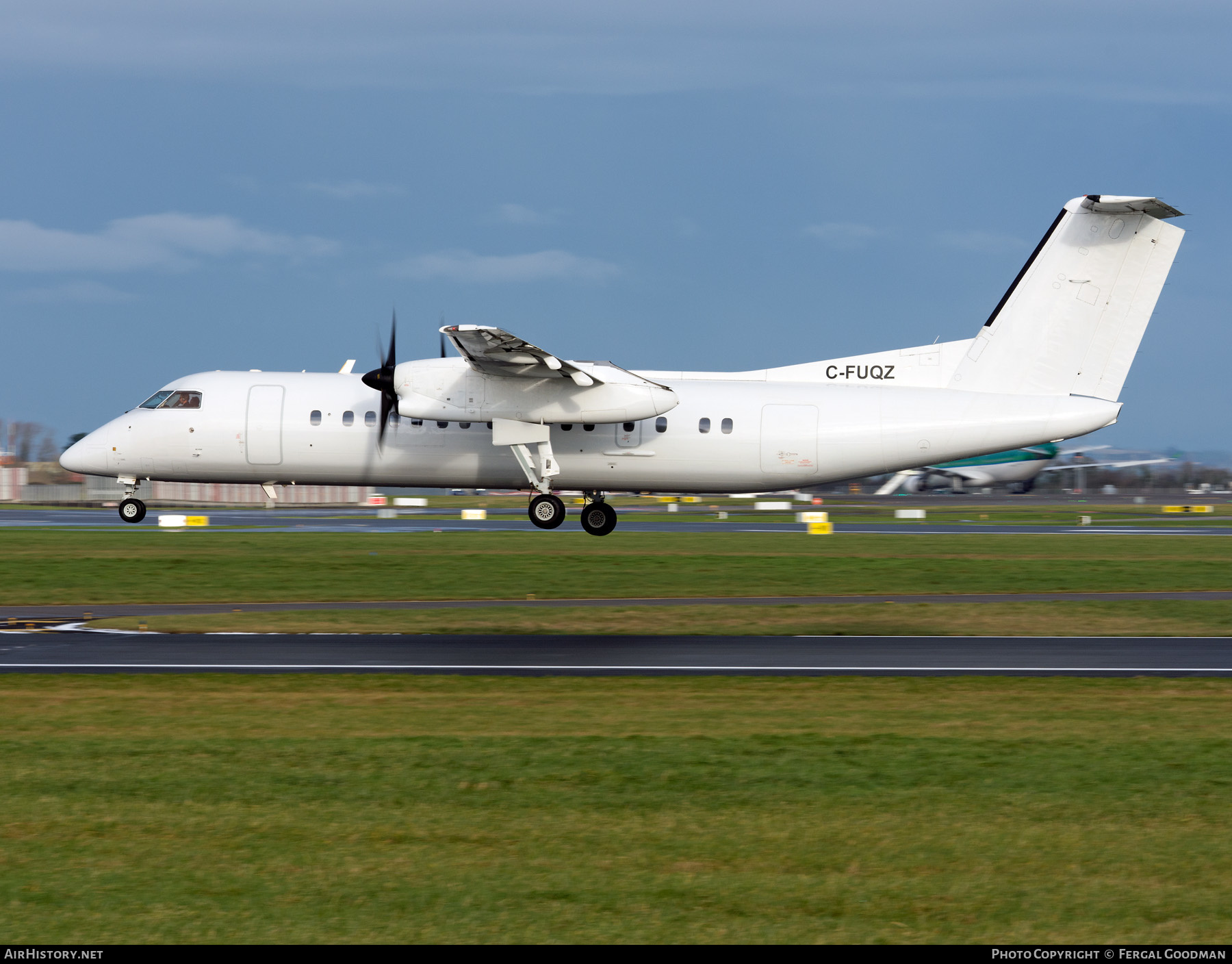 Aircraft Photo of C-FUQZ | De Havilland Canada DHC-8-311 Dash 8 | AirHistory.net #318126